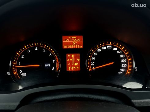 Toyota Avensis 2010 черный - фото 14