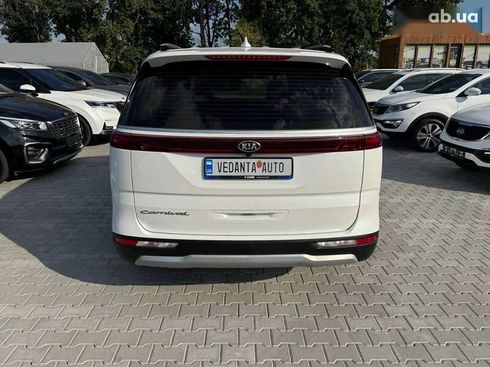 Kia Carnival 2021 - фото 6