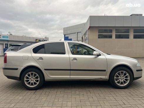 Skoda Octavia 2005 серый - фото 6