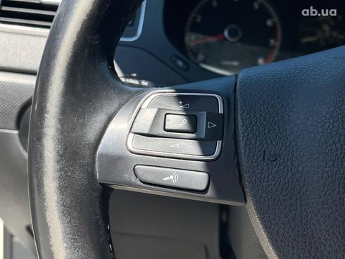 Volkswagen Jetta 2010 белый - фото 38