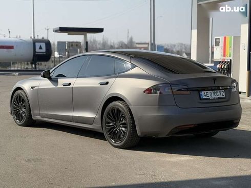 Tesla Model S 2016 - фото 13