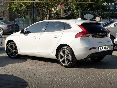 Volvo V40 2017 - фото 4