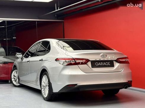 Toyota Camry 2019 - фото 26