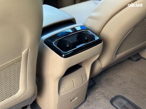 Kia Carnival 2017 белый - фото 15