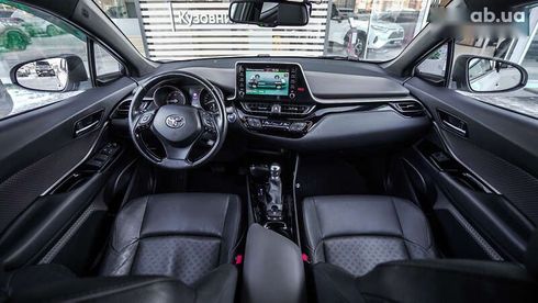 Toyota C-HR 2019 - фото 8