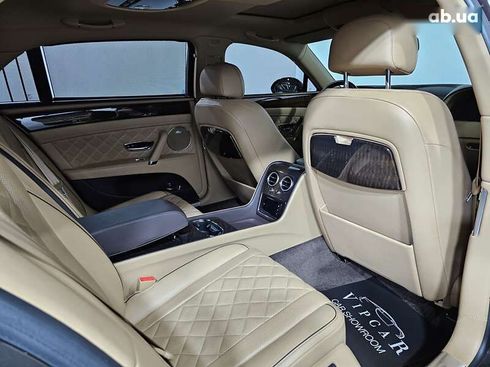 Bentley Flying Spur 2017 - фото 15