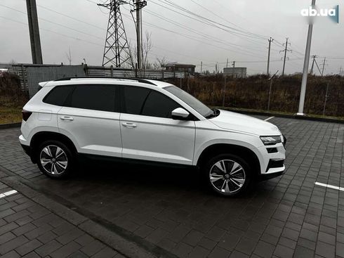 Skoda Karoq 2022 - фото 11
