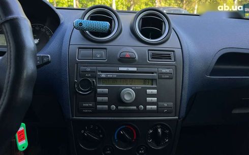 Ford Fiesta 2005 - фото 12