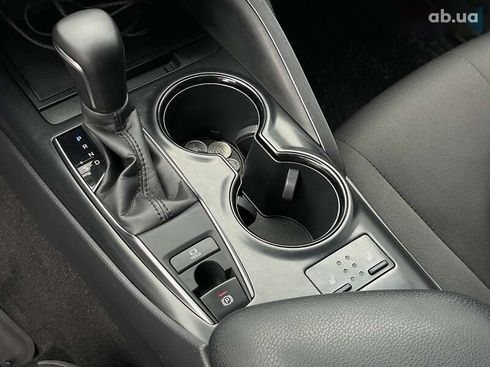Toyota Camry 2019 - фото 25