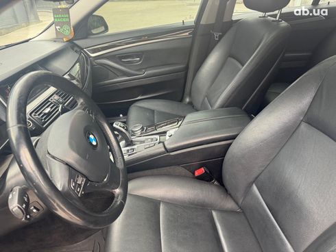 BMW 5 серия 2015 серый - фото 5