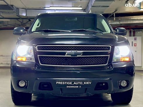 Chevrolet Suburban 2011 - фото 6