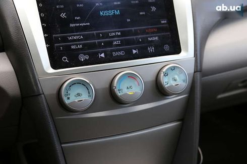 Toyota Camry 2008 - фото 19