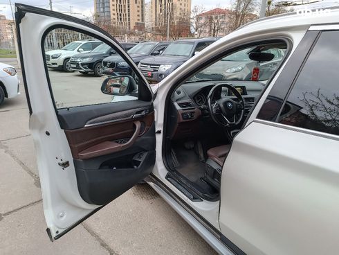 BMW X1 2016 белый - фото 12