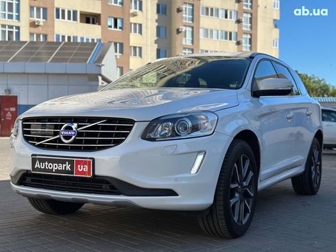 Volvo XC60 2017 белый - фото 13