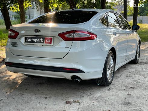 Ford Fusion 2015 белый - фото 10