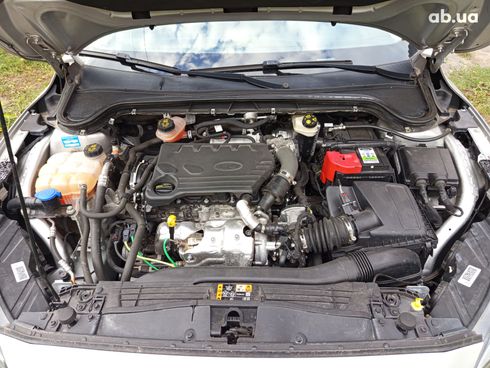 Ford Focus 2019 серебристый - фото 11