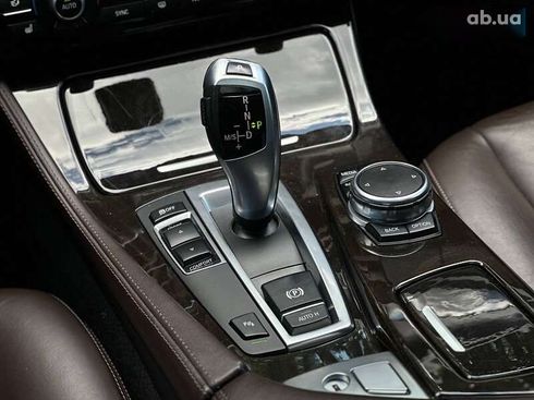 BMW 5 серия 2015 - фото 30