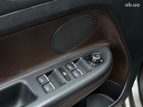 Volkswagen Golf Plus 2011 коричневый - фото 14