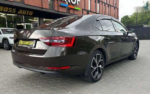 Skoda Superb 2016 - фото 6