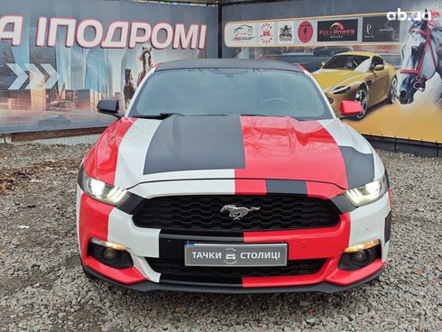 Ford Mustang 2015 белый - фото 2