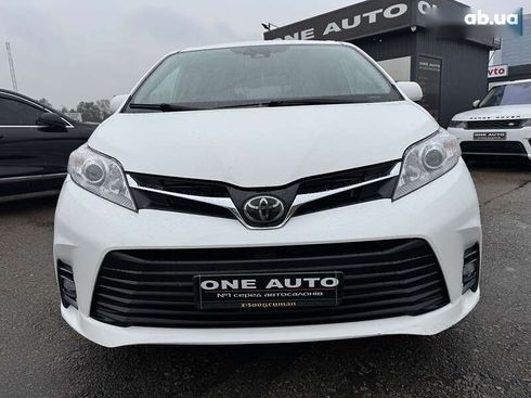 Toyota Sienna 2019 - фото 3
