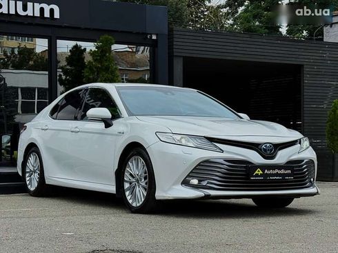 Toyota Camry 2020 - фото 3