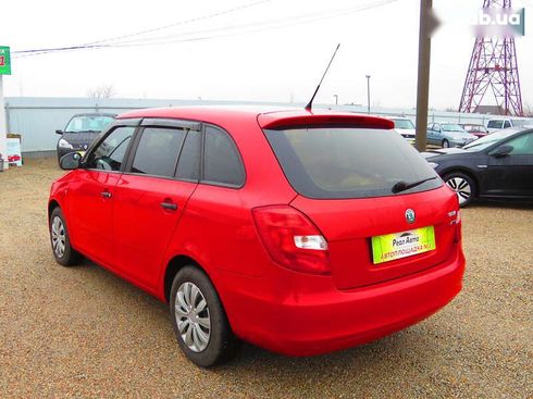 Skoda Fabia 2011 - фото 2