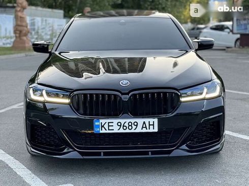 BMW 5 серия 2017 - фото 19