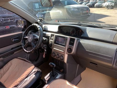 Nissan X-Trail 2005 черный - фото 25