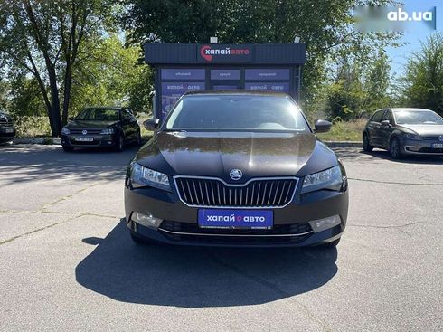 Skoda Superb 2018 - фото 2