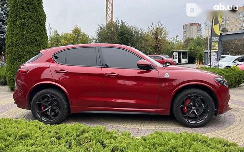 Alfa Romeo Stelvio 2018 - фото 8