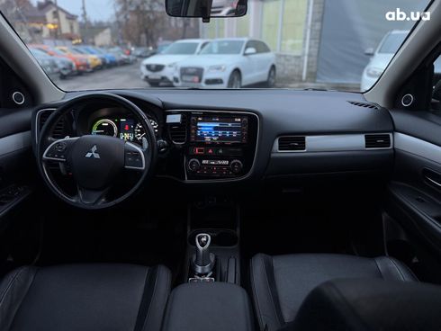 Mitsubishi Outlander 2014 белый - фото 21