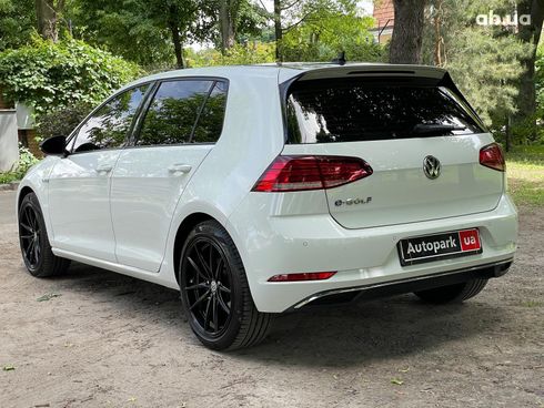 Volkswagen e-Golf 2017 белый - фото 19