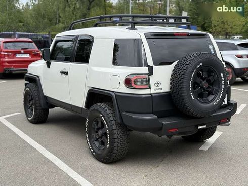 Toyota FJ Cruiser 2008 - фото 4