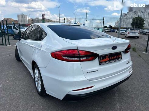 Ford Fusion 2019 - фото 10