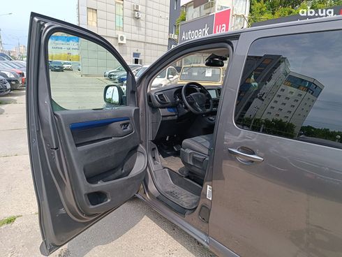 Peugeot Traveller 2019 серый - фото 24