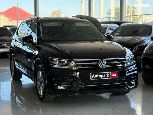 Volkswagen Tiguan 2018 черный - фото 3