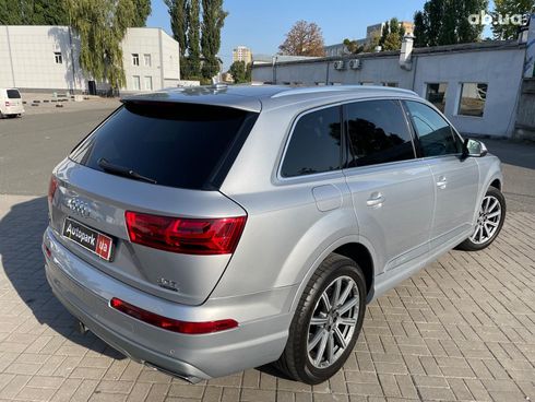 Audi Q7 2018 серый - фото 5