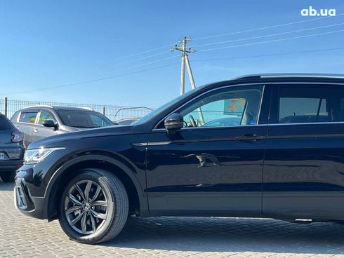 Volkswagen Tiguan 2021 черный - фото 10