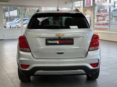Chevrolet Tracker 2017 - фото 11
