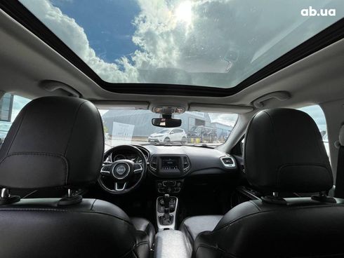 Jeep Compass 2018 серый - фото 40