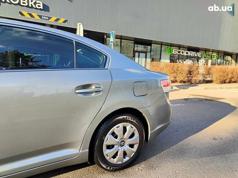 Toyota Avensis 2011 - фото 8