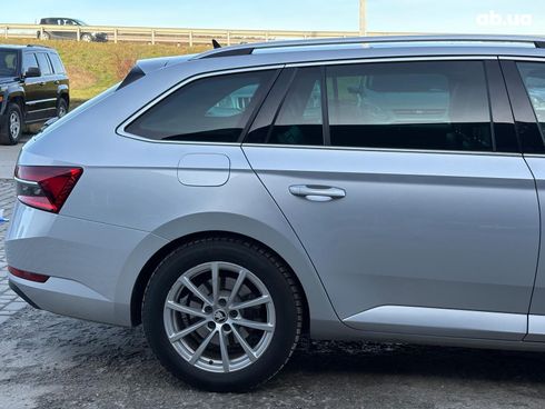 Skoda Superb 2019 серый - фото 8