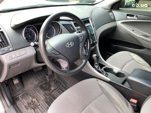 Hyundai Sonata 2011 серый - фото 22