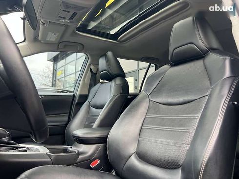 Toyota RAV4 2021 - фото 21