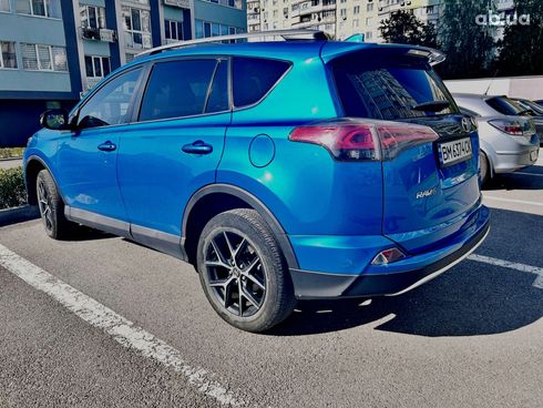 Toyota RAV4 2017 синий - фото 4