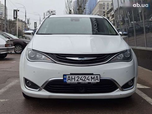 Chrysler Pacifica 2017 - фото 3