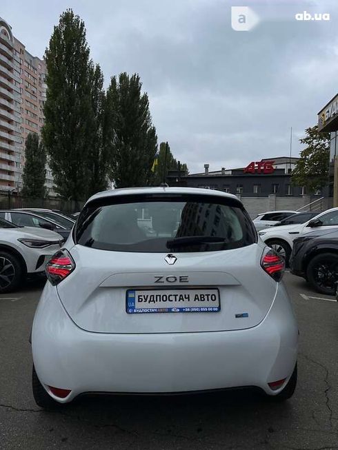 Renault Zoe 2021 - фото 10