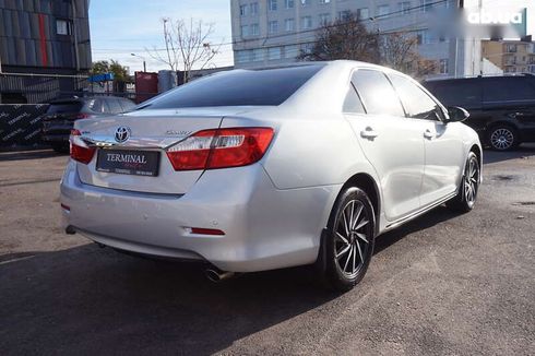 Toyota Camry 2013 - фото 7