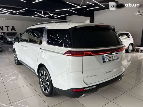 Kia Carnival 2021 - фото 8